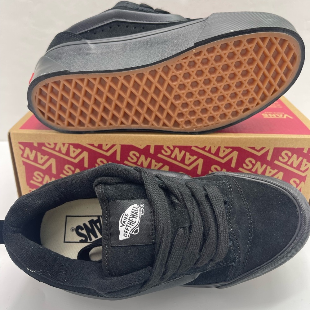Vans WMNS Knu Stack
Black/Black
VN000CP6BKA Platform Sneakers - Picture 3 of 16